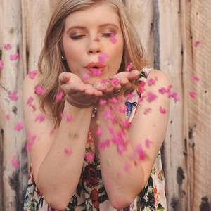 Meet your Posher, Chloe
